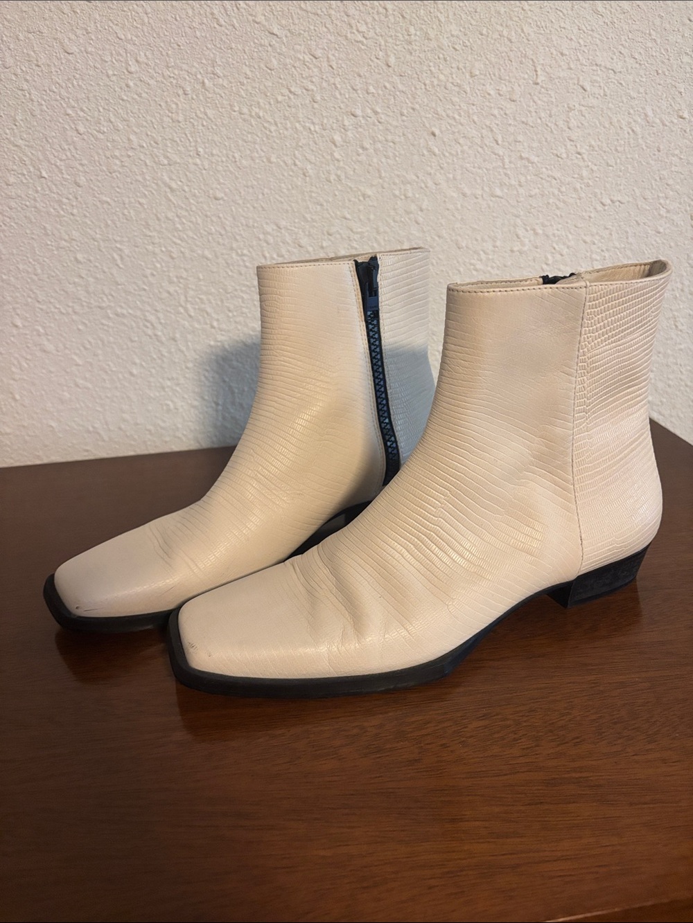 Frame Lizard Leather White Ankle Boots with Side Zip